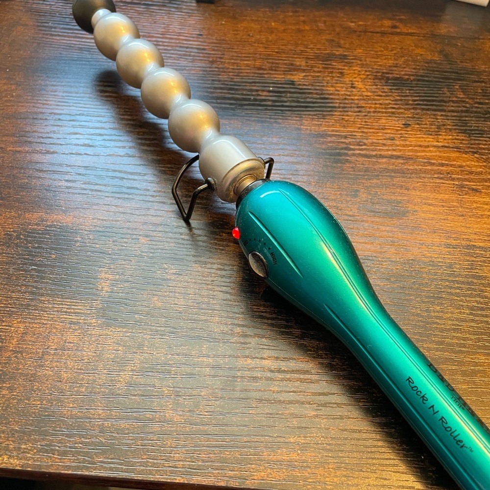 Bed Head Turquoise Curling Wand with Pearl-Style Barrel